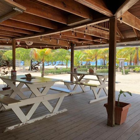 Sea Eye Hotel - Laguna Building Utila Buitenkant foto