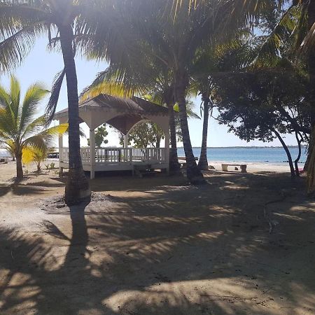Sea Eye Hotel - Laguna Building Utila Buitenkant foto