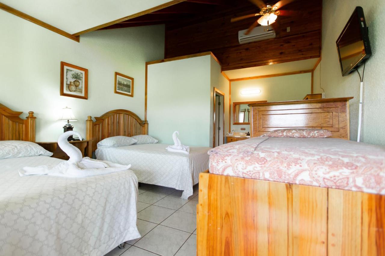 Sea Eye Hotel - Laguna Building Utila Buitenkant foto