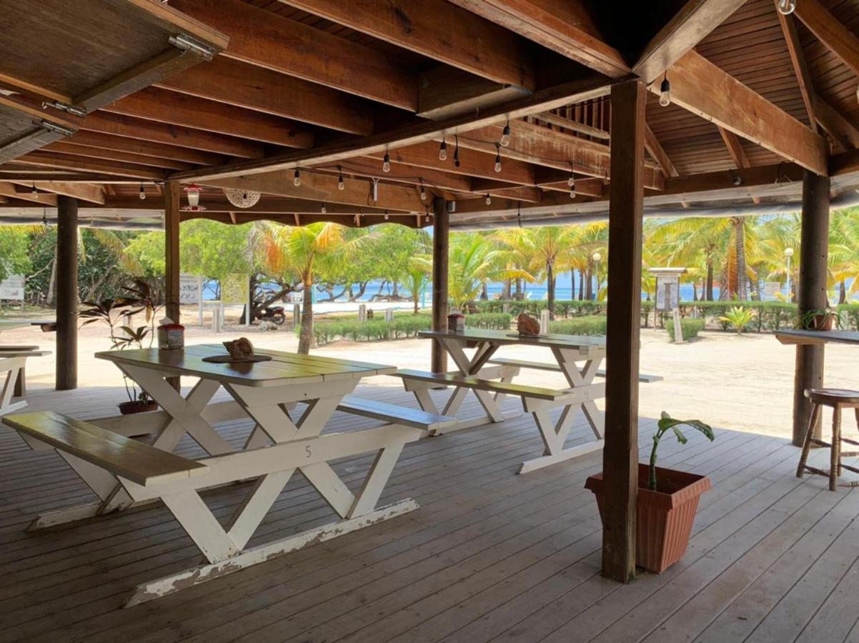 Sea Eye Hotel - Laguna Building Utila Buitenkant foto