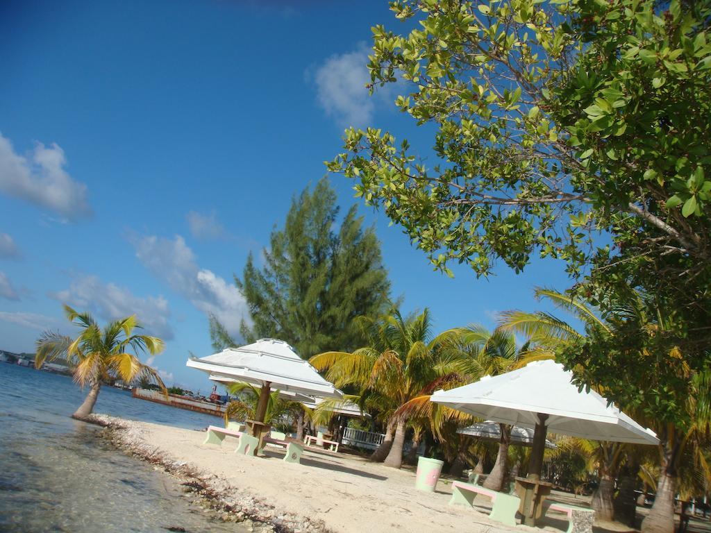 Sea Eye Hotel - Laguna Building Utila Buitenkant foto