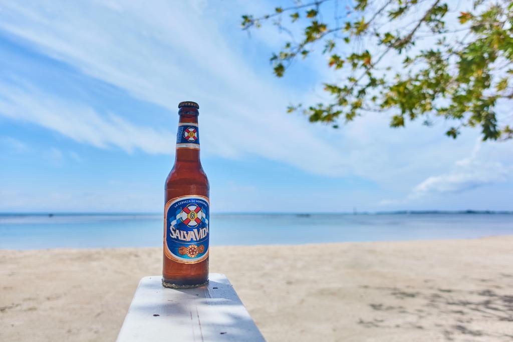 Sea Eye Hotel - Laguna Building Utila Buitenkant foto