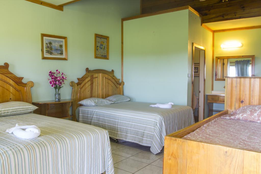 Sea Eye Hotel - Laguna Building Utila Buitenkant foto